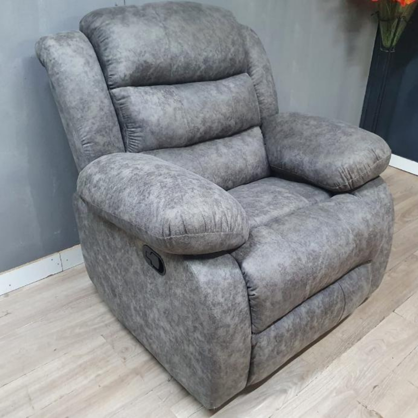 Full leather single seater recliner